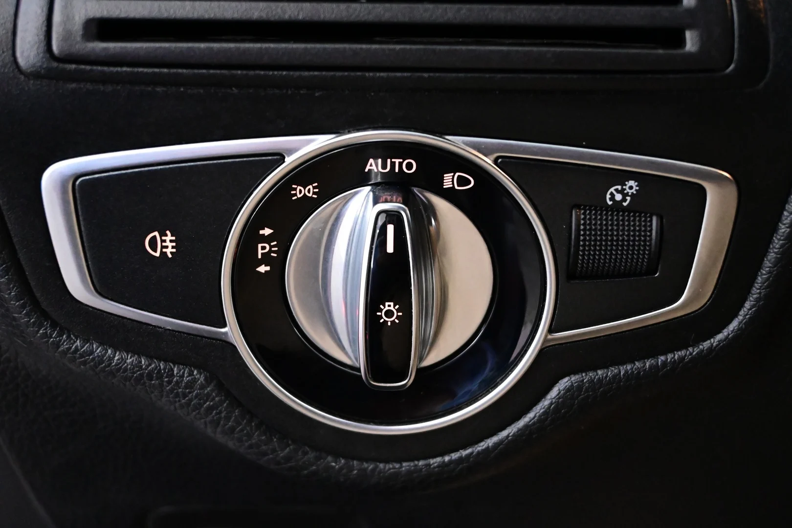 Car Image - 7jJPBiuL32h0RpmhNes7sJ