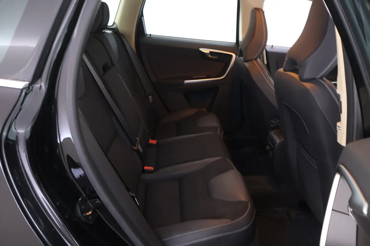 Car Image - Z398X6pXXtfDRMHD5YCeE