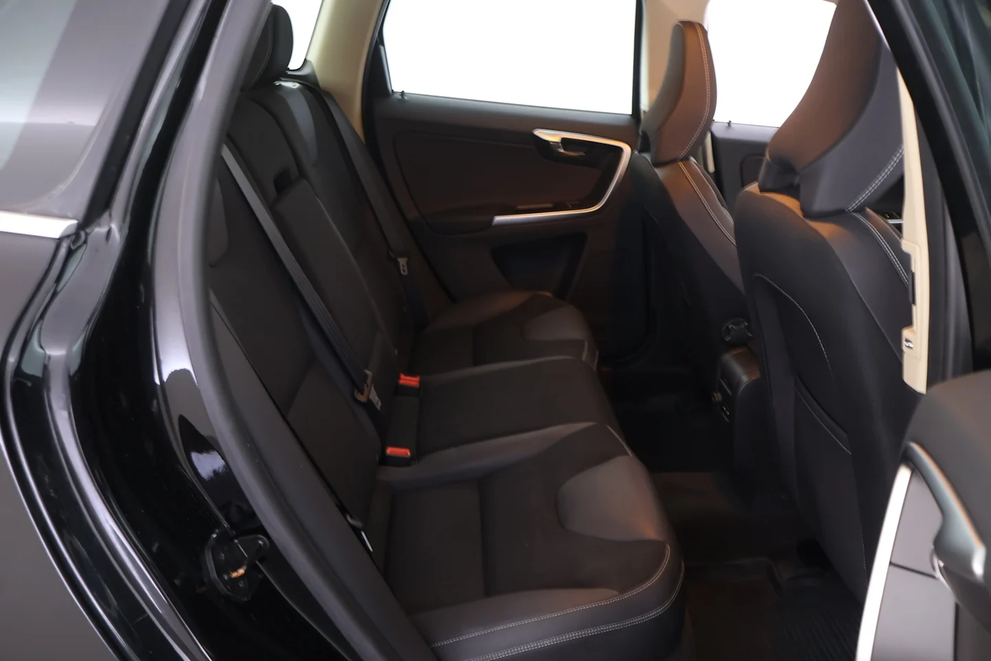 Car Image - Z398X6pXXtfDRMHD5YCeE