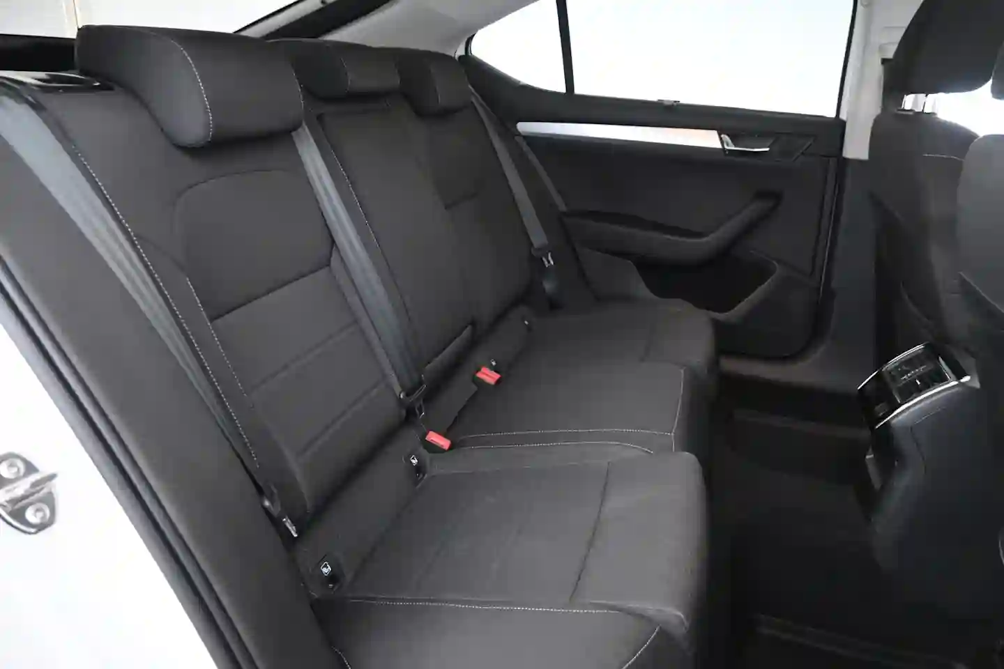Car Image - Y8fldEjNj3dqZ7ToSERkc