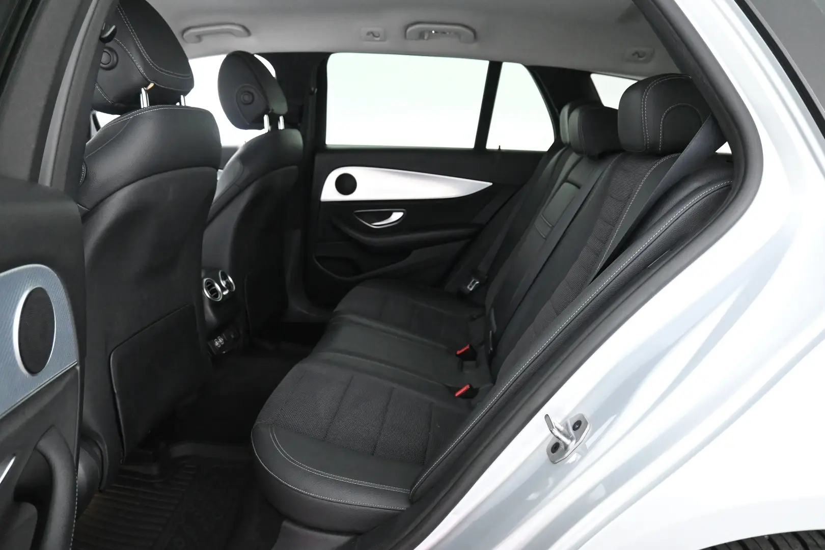 Car Image - 21YgWEP1tylFiEpQBIB64w