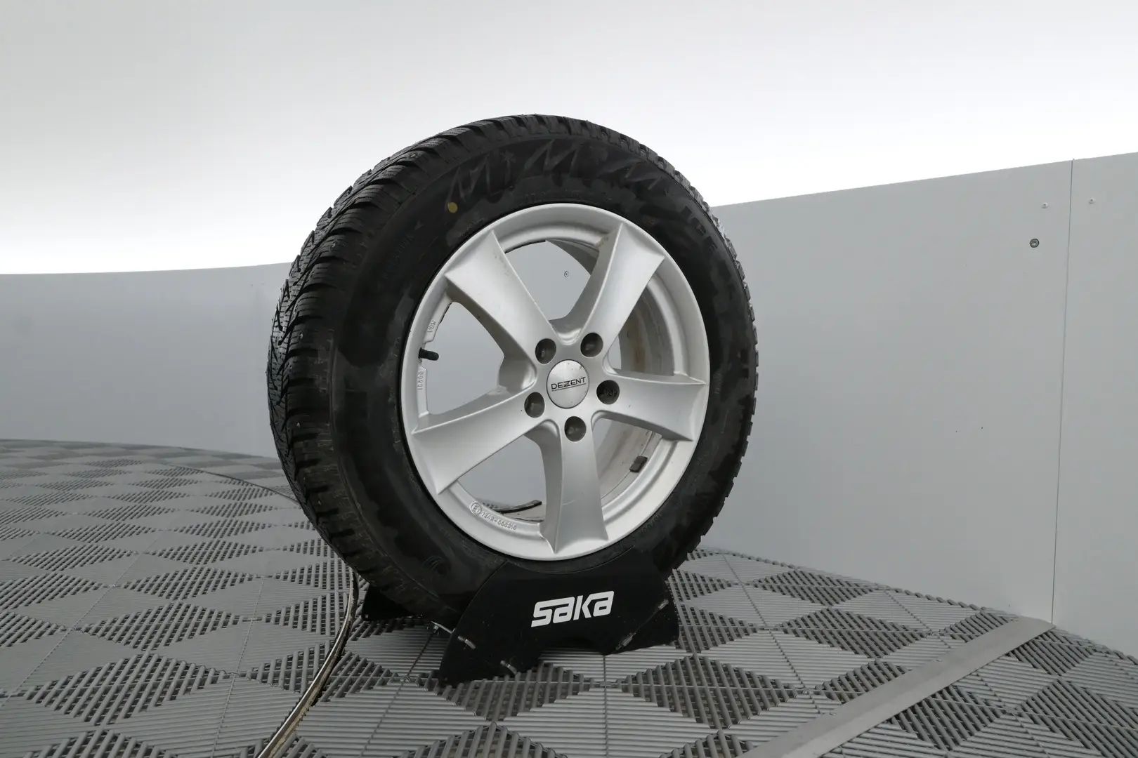 Car Image - 10NYLuMF3T2dVnSkDqeNfB