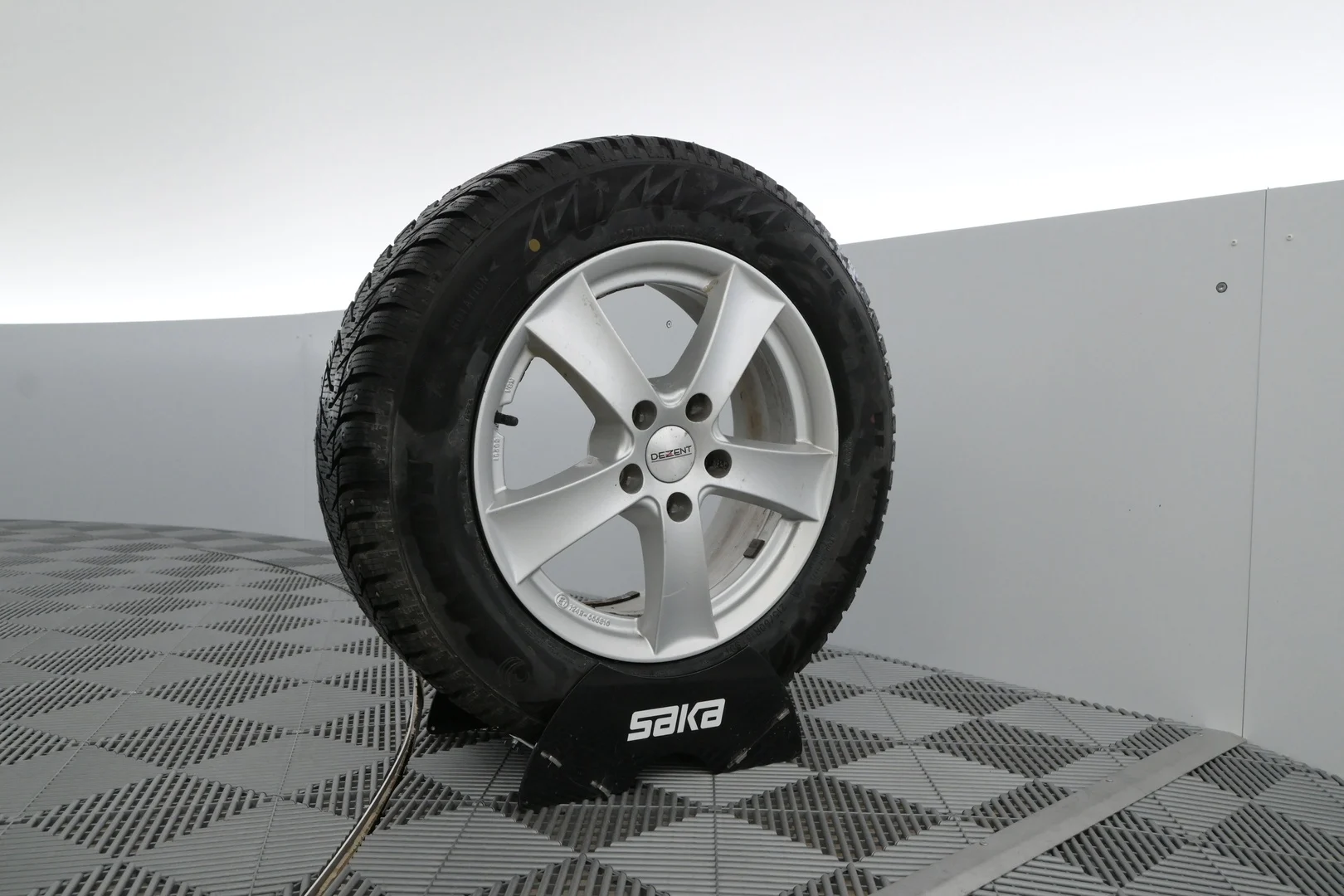 Car Image - 10NYLuMF3T2dVnSkDqeNfB