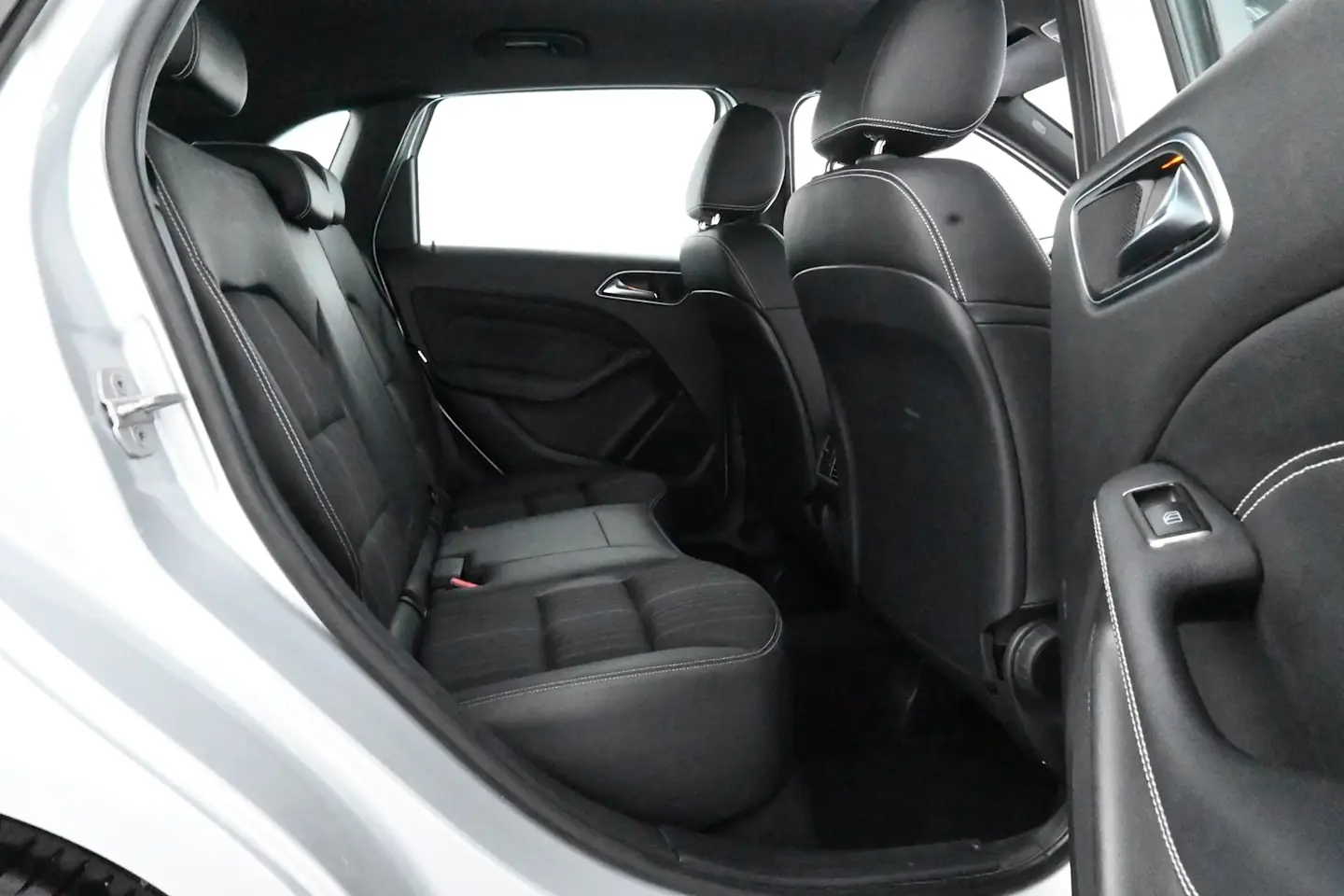 Car Image - 101yZpf2KpEGh7uISWLT2I