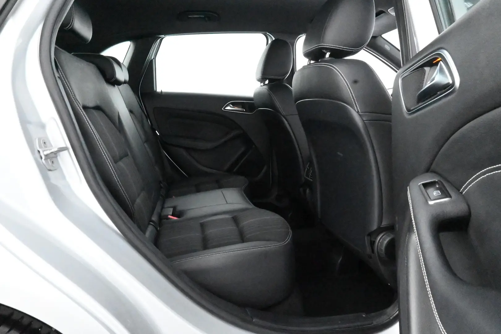 Car Image - 101yZpf2KpEGh7uISWLT2I