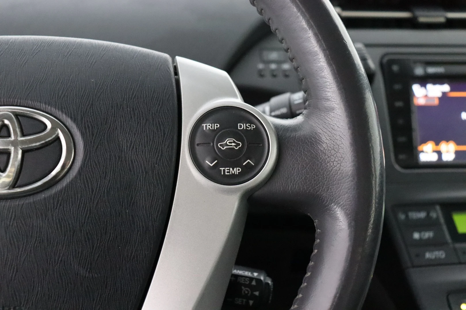 Car Image - 3CqroSploMVXxJLMELLoKU