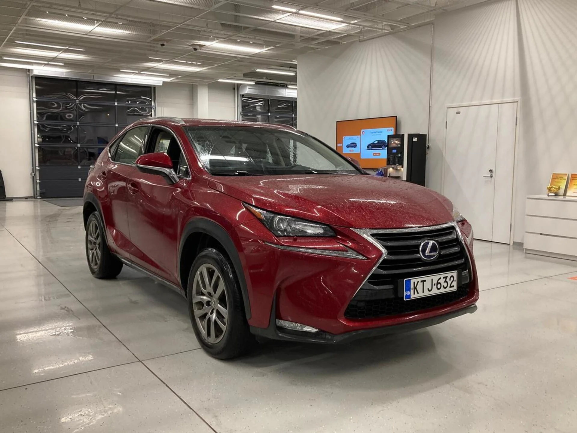 Car Image - 523x2ljBVJfQvwt9Yahd0W