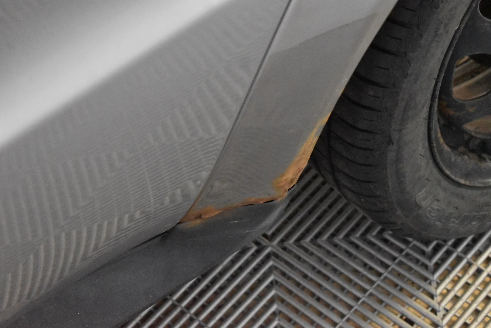 Car Image - 36qVZb9I5b9SmEi58iBQ1z