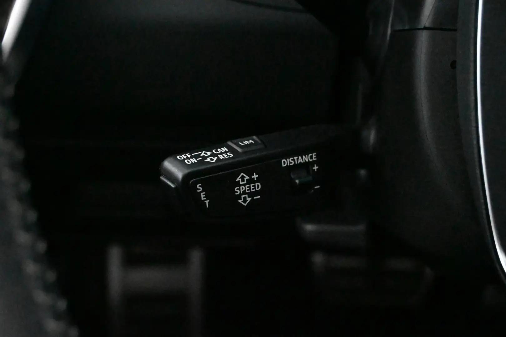 Car Image - 38RPOjEloqJ2WpbzLe2fxR