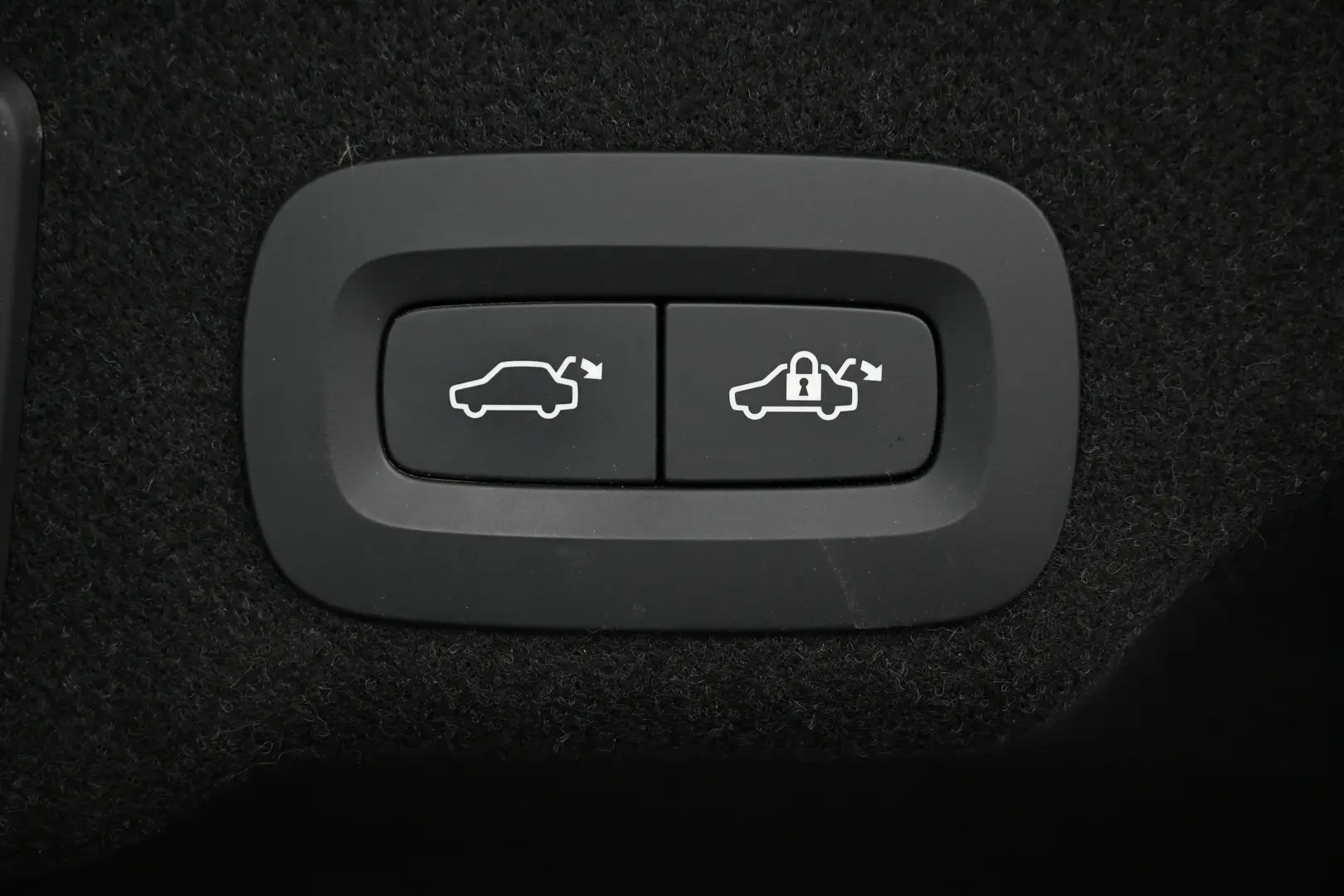 Car Image - 4uLOA6FoYHQVkZE66xZJoT