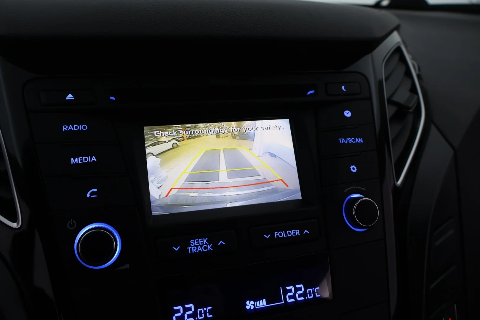 Car Image - 7dv3yMx4UUSjjtZIjoiZXR
