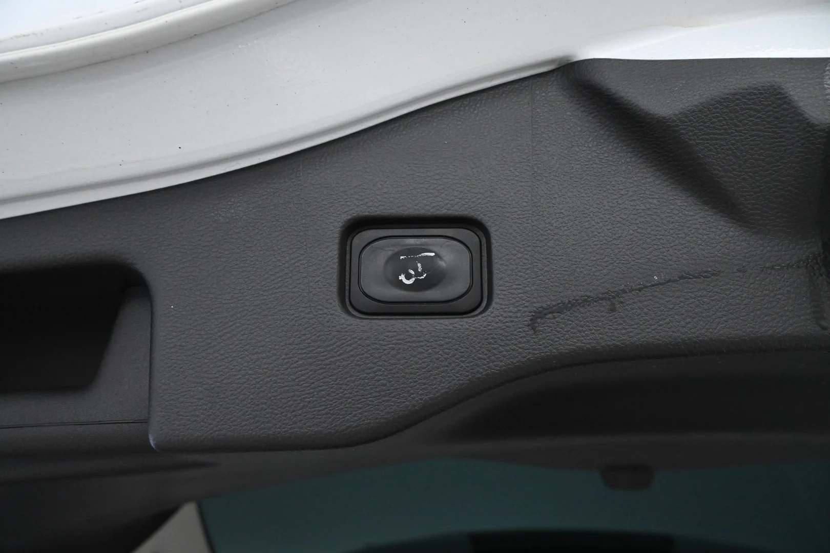 Car Image - ZmIA4vsmnzL9aIGvbjycO