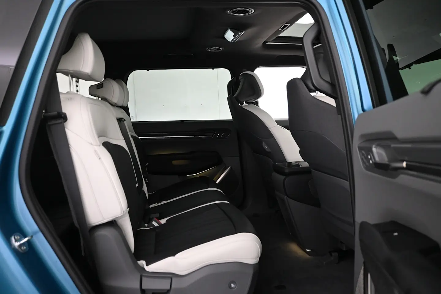 Car Image - 31ZbbmMQNUjQda4Achbdnb