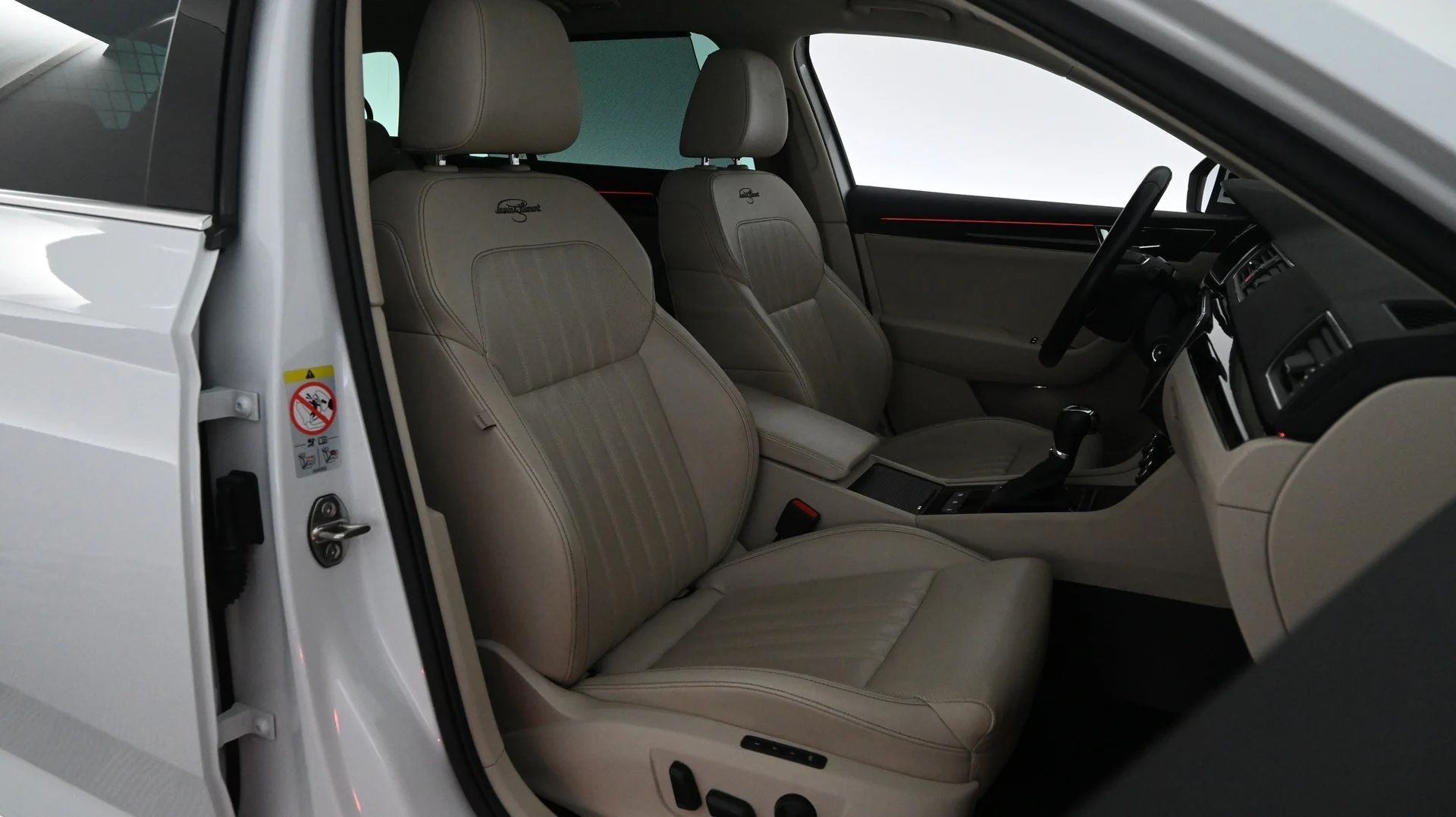 Car Image - 4GjX31MOqagEk4ofi6uoR7