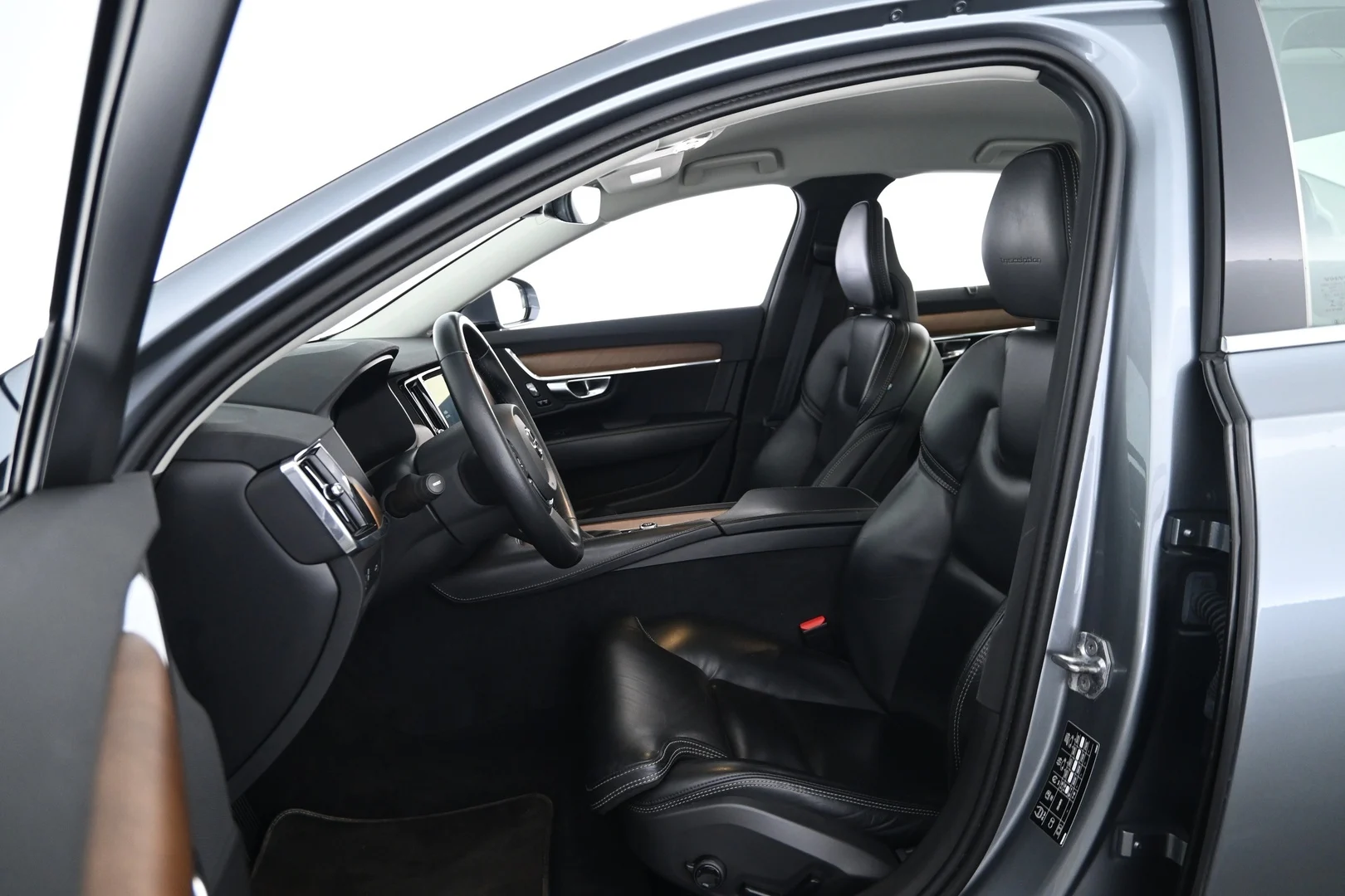 Car Image - 5DTejpL3JwOtiHk8k9vSuO