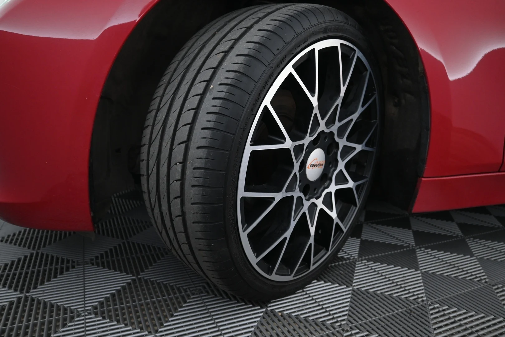 Car Image - 4Bc0s4E2oELbozfgWPtjBP