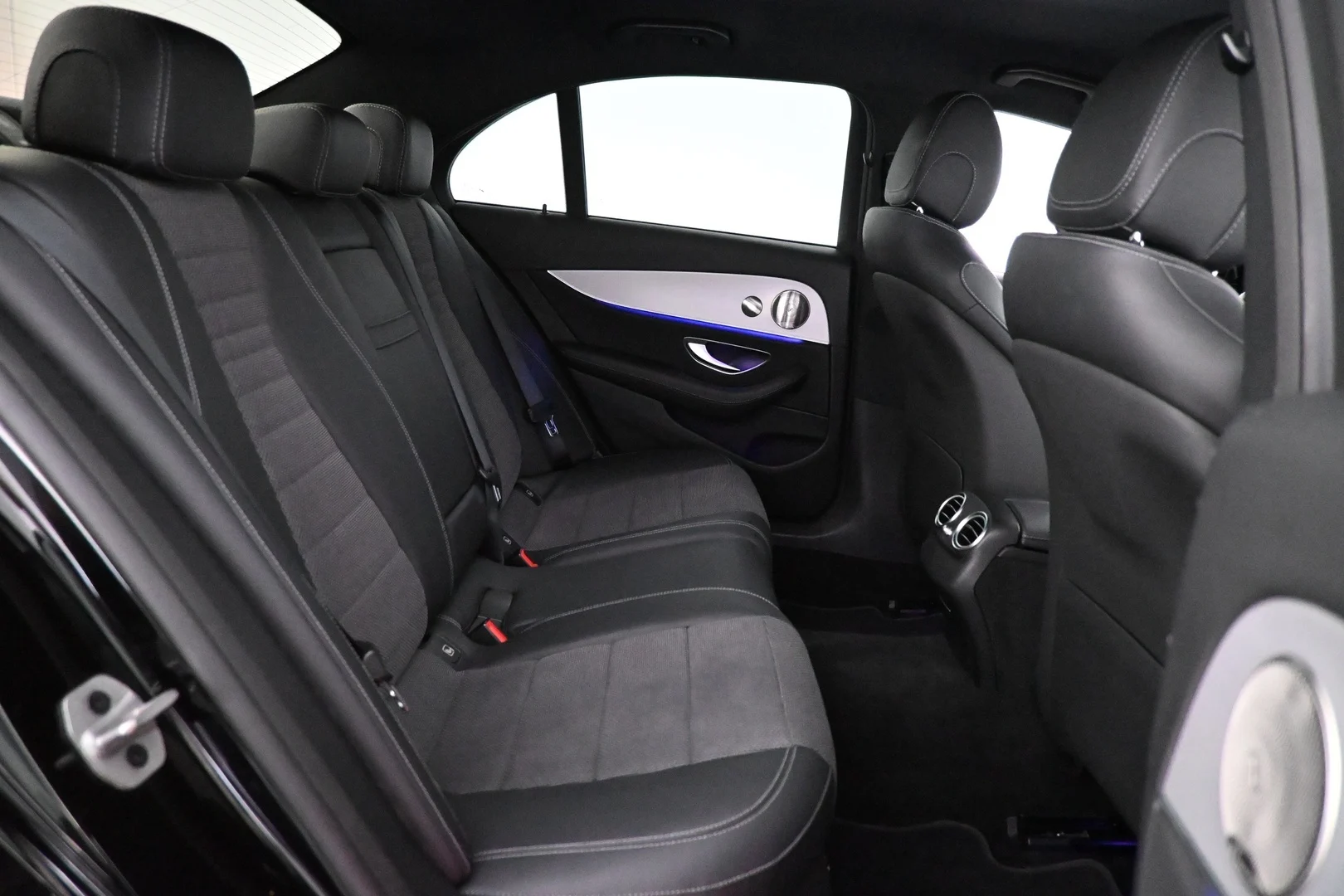 Car Image - zIo4Qm4pf52oiwTrClOQW