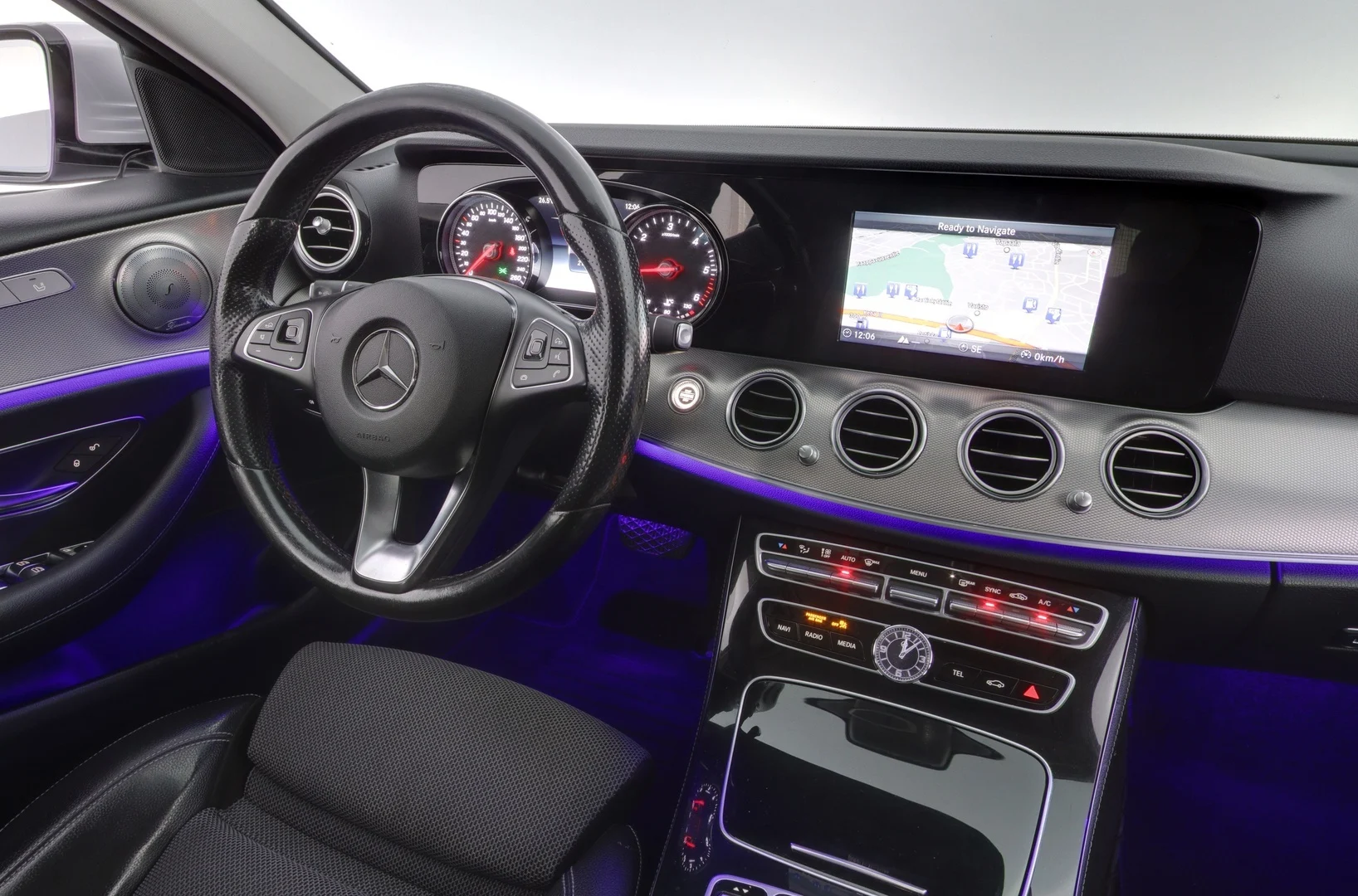 Car Image - qhprAybFkfrH5PCTkSUxL