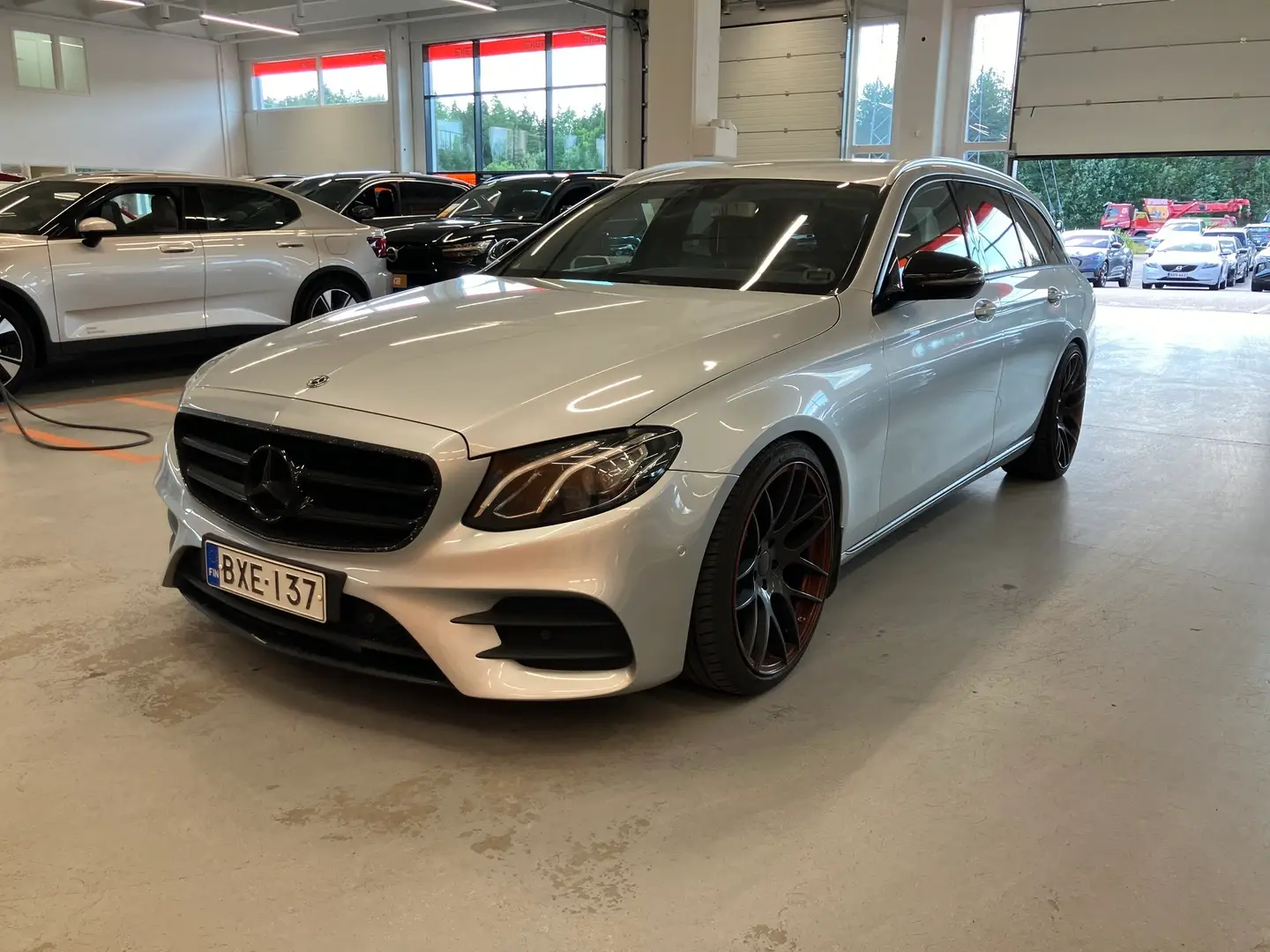 Car Image - 3sJ3HoJmNrWxnpv4xY9UxN
