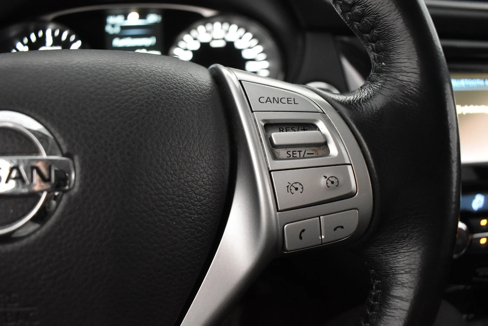 Car Image - 2iQNuvv8Ypr5TEFdVyrJyS