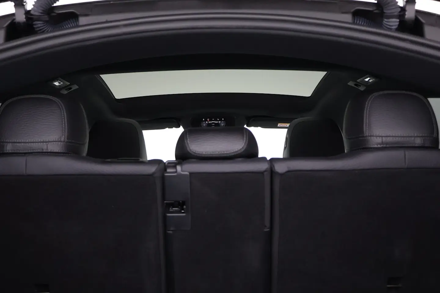 Car Image - zSMg2ikQm8q8U04Lr5DDN