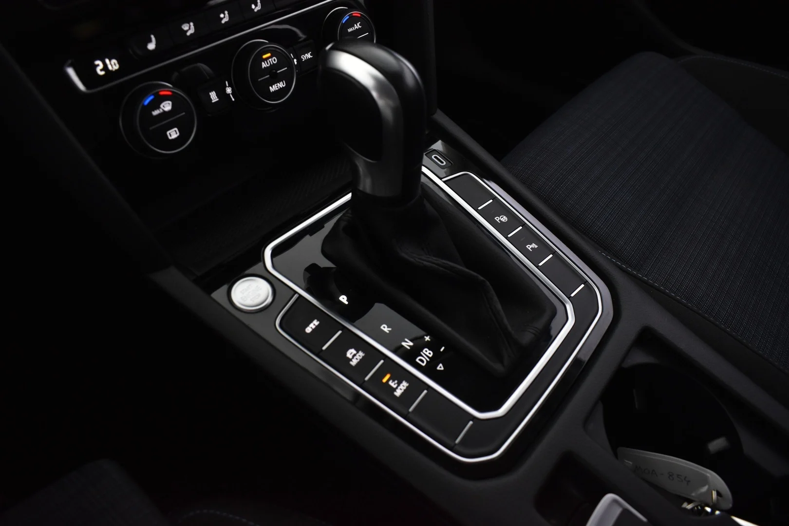 Car Image - yxrTsy2l3ulAghUxL2I4s