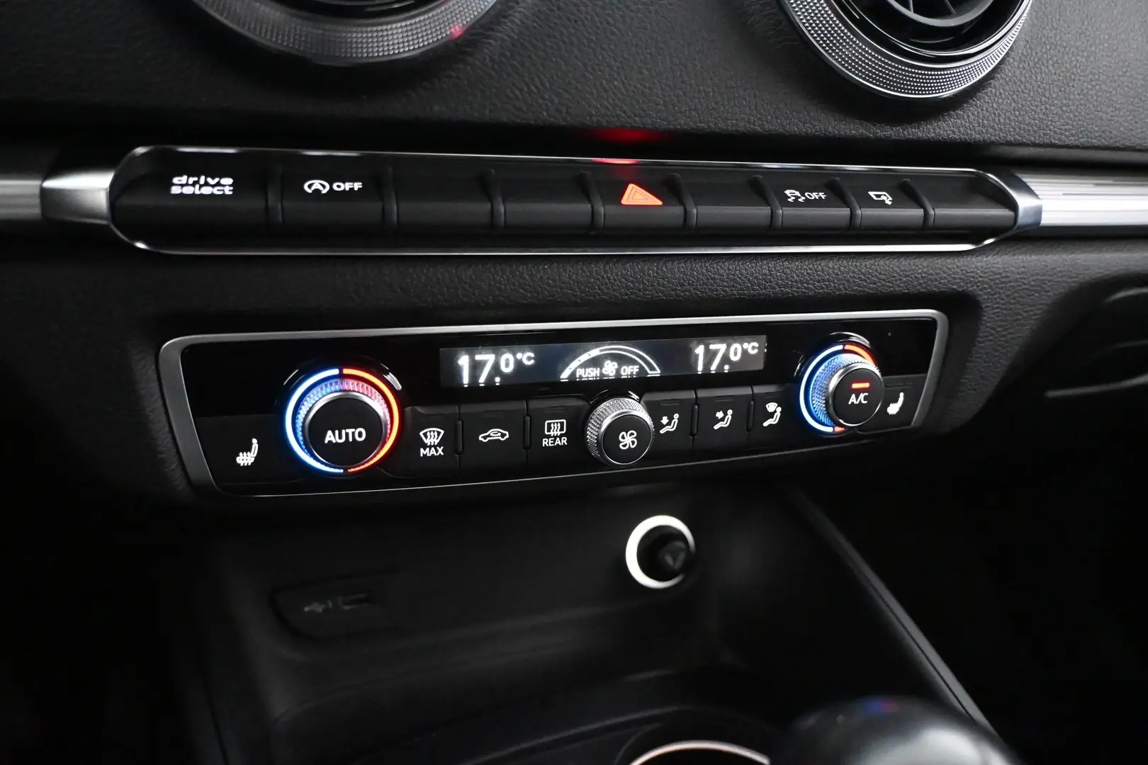 Car Image - 5Qy7dAXEE9prWql778Oore