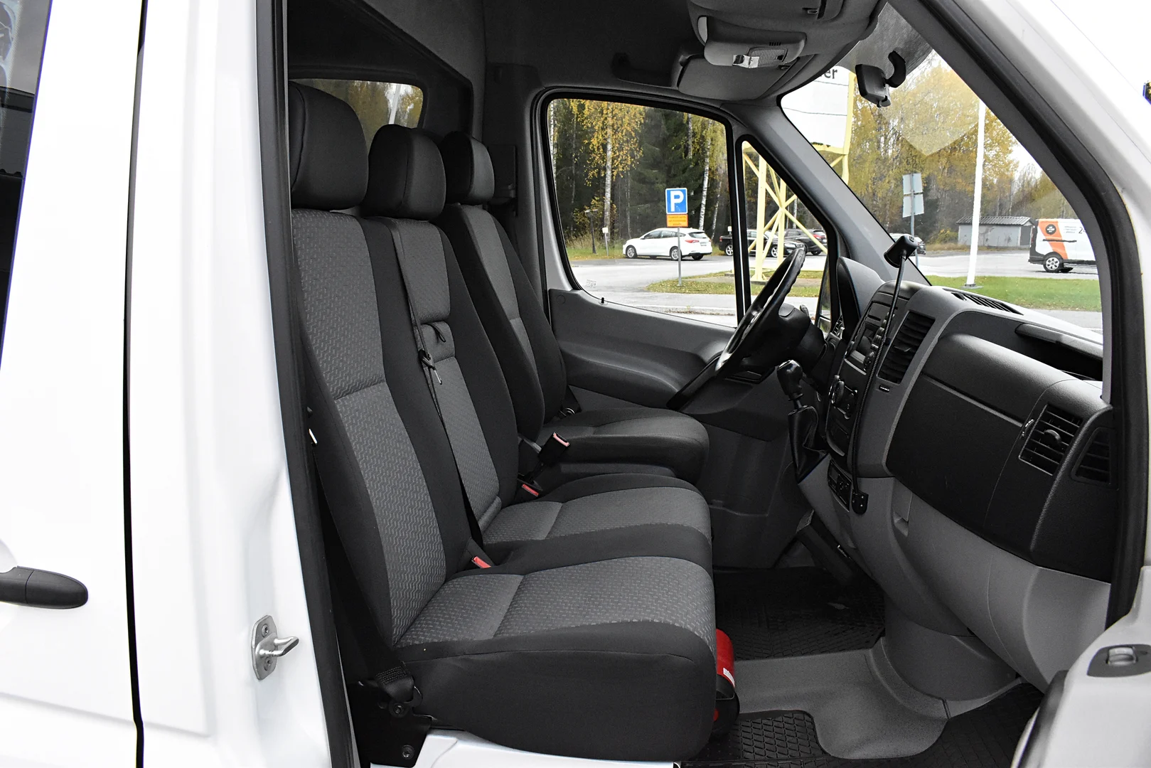 Car Image - 7CLISwHxqjiJQgD7Nac2iD