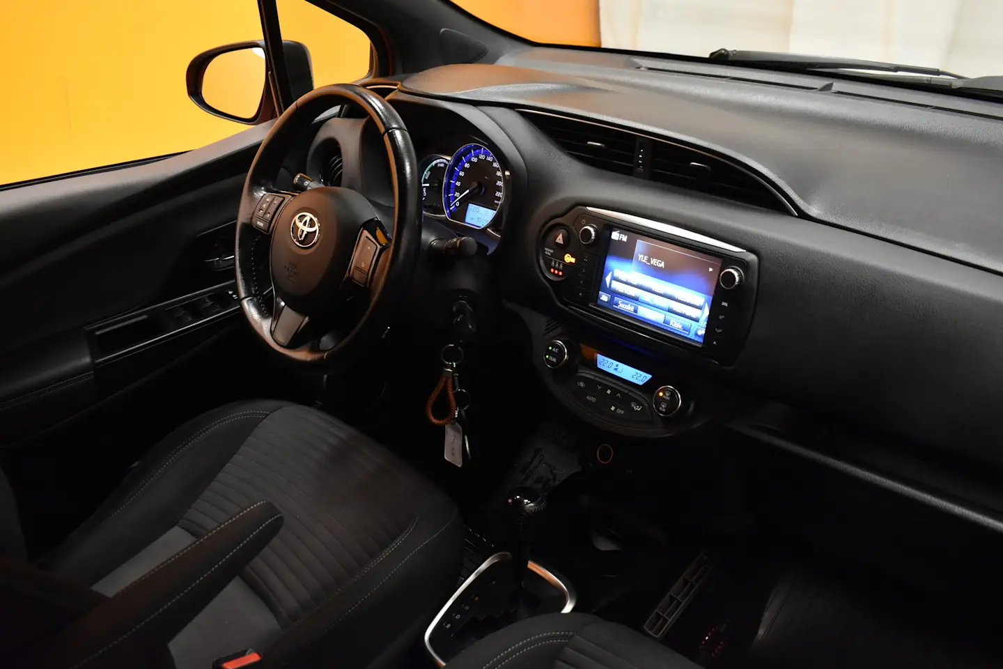 Car Image - 2lhm9IPuynLPSPyoAw9cVH