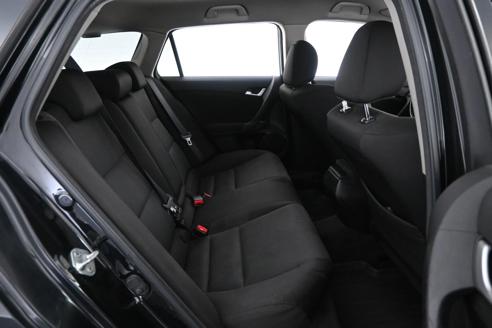 Car Image - 1eaCaY20Fm7yLA5C3eZwJQ