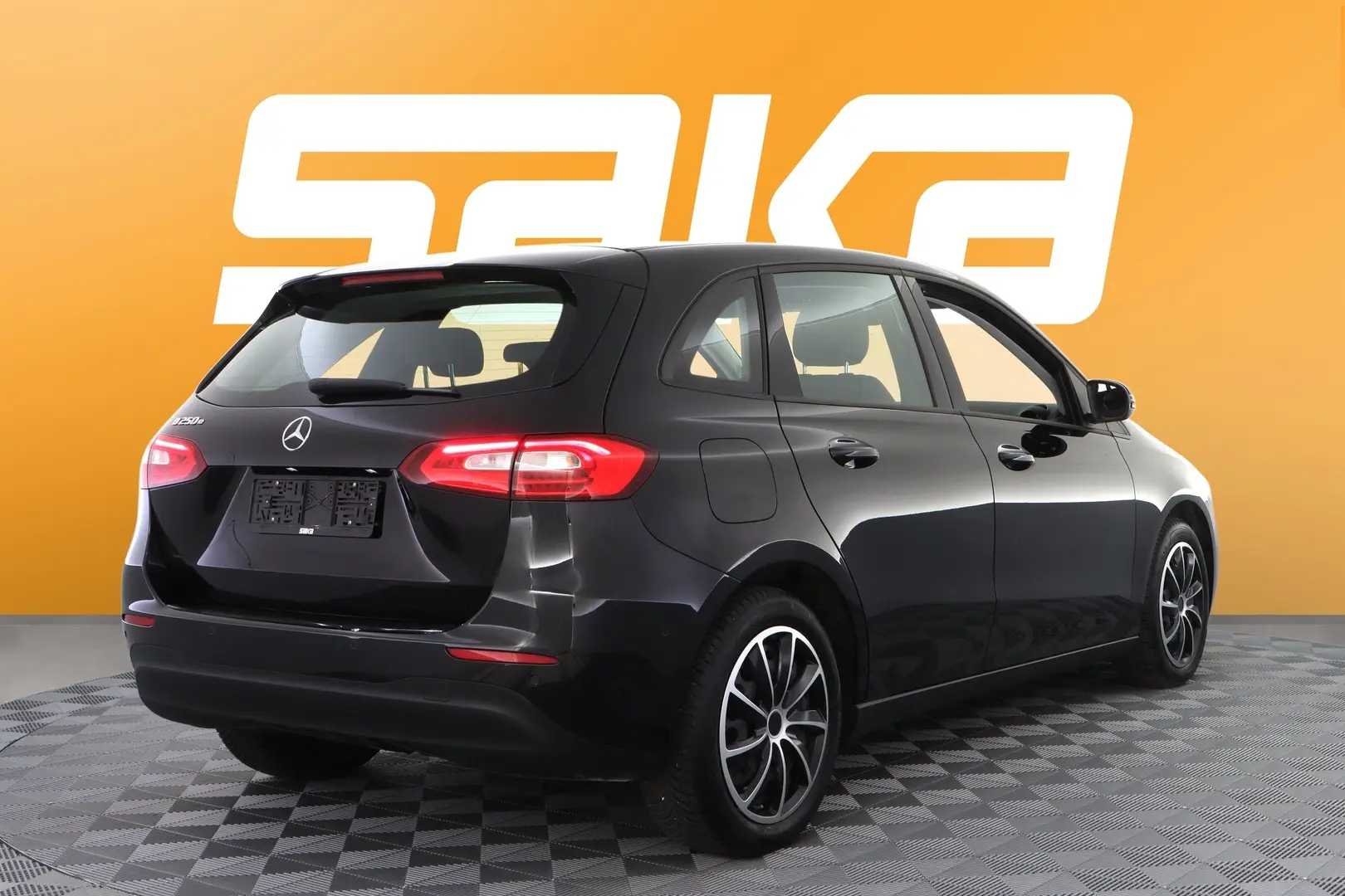 Car Image - KdnRJ8d7UCdiFDKsZ87TQ