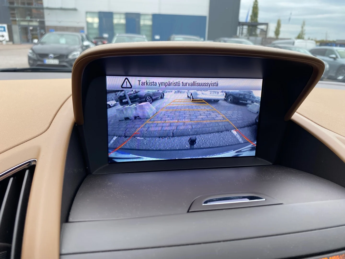 Car Image - nPFw19jPyQoJnSuQHuELd