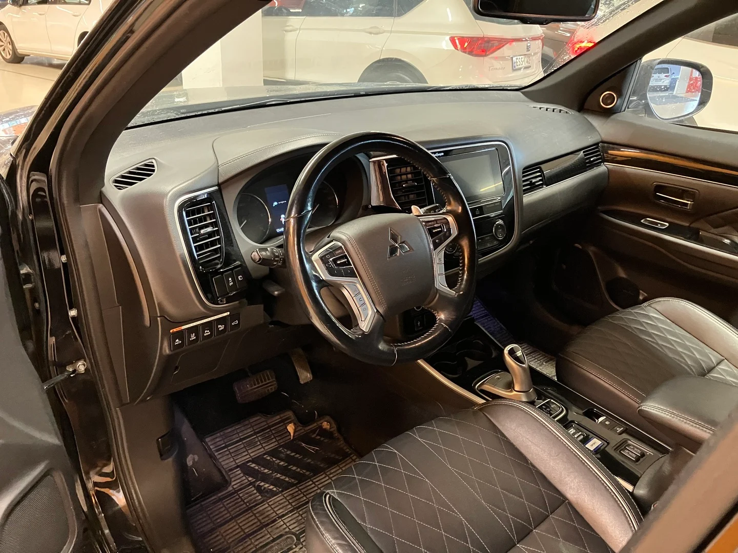 Car Image - 74zjL5Nf7DyFNXlT4eQL76
