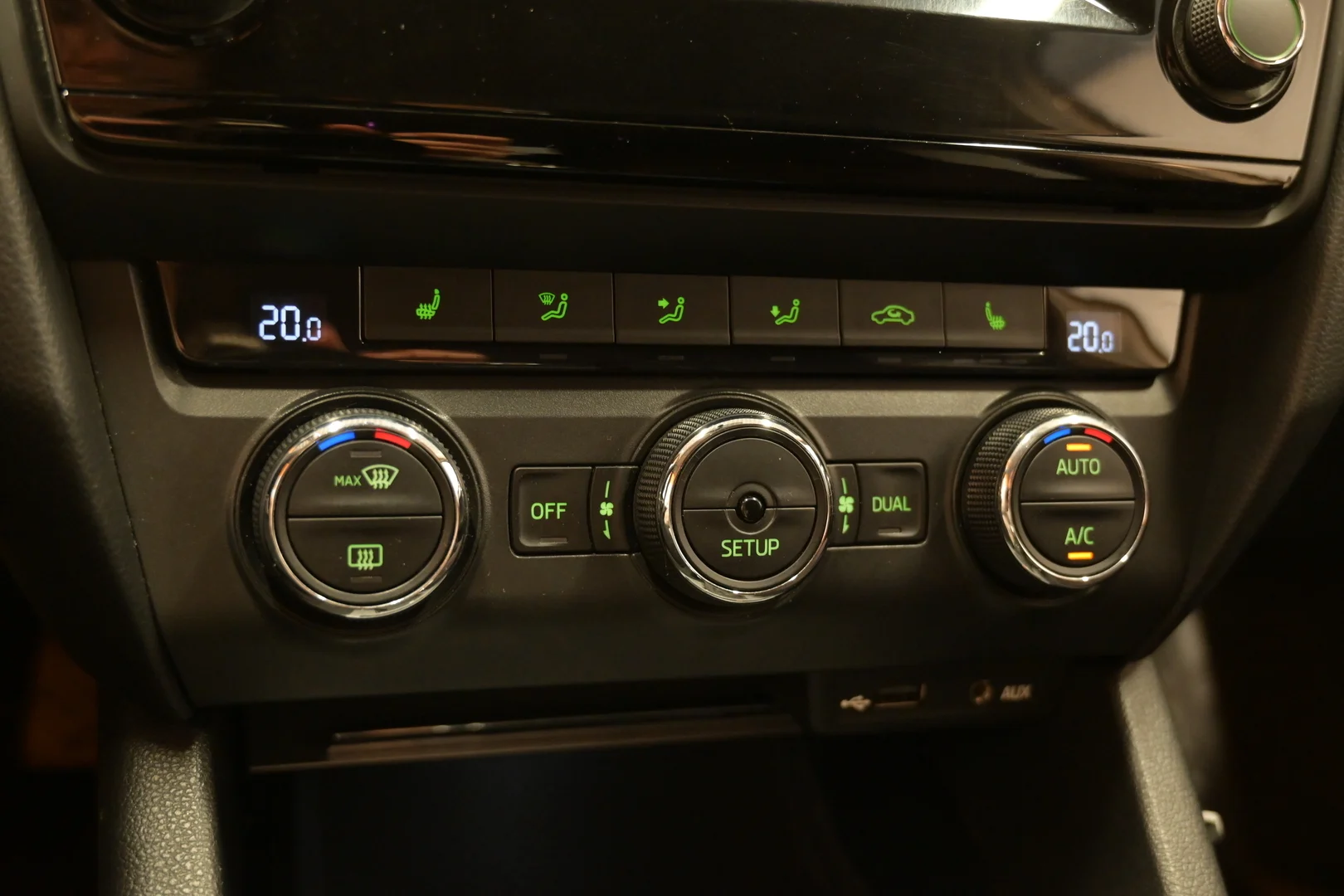 Car Image - 4RYippANgmDcE5cszLhaBA
