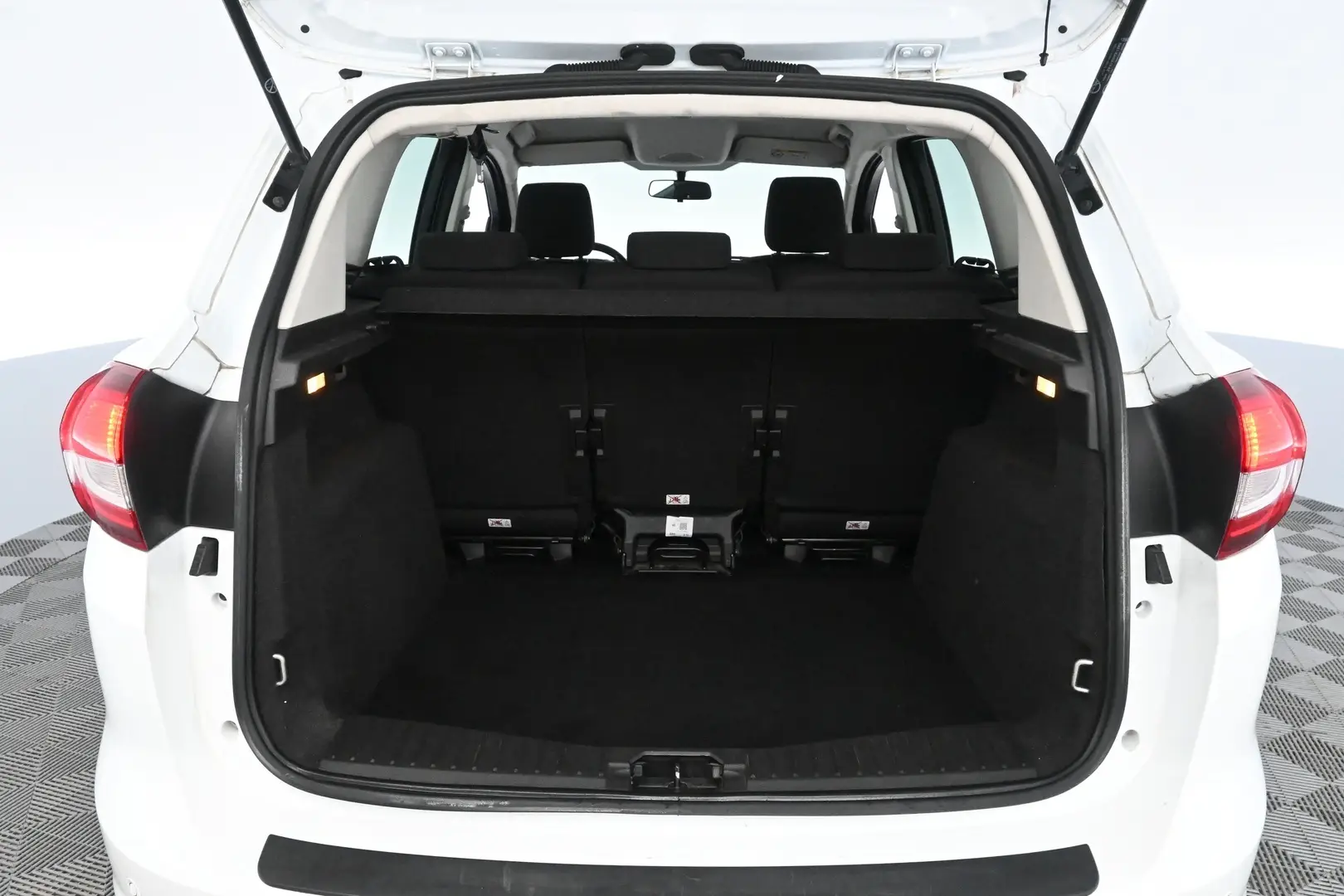 Car Image - 3F0XgJrKuvg4FiImz5QlUx