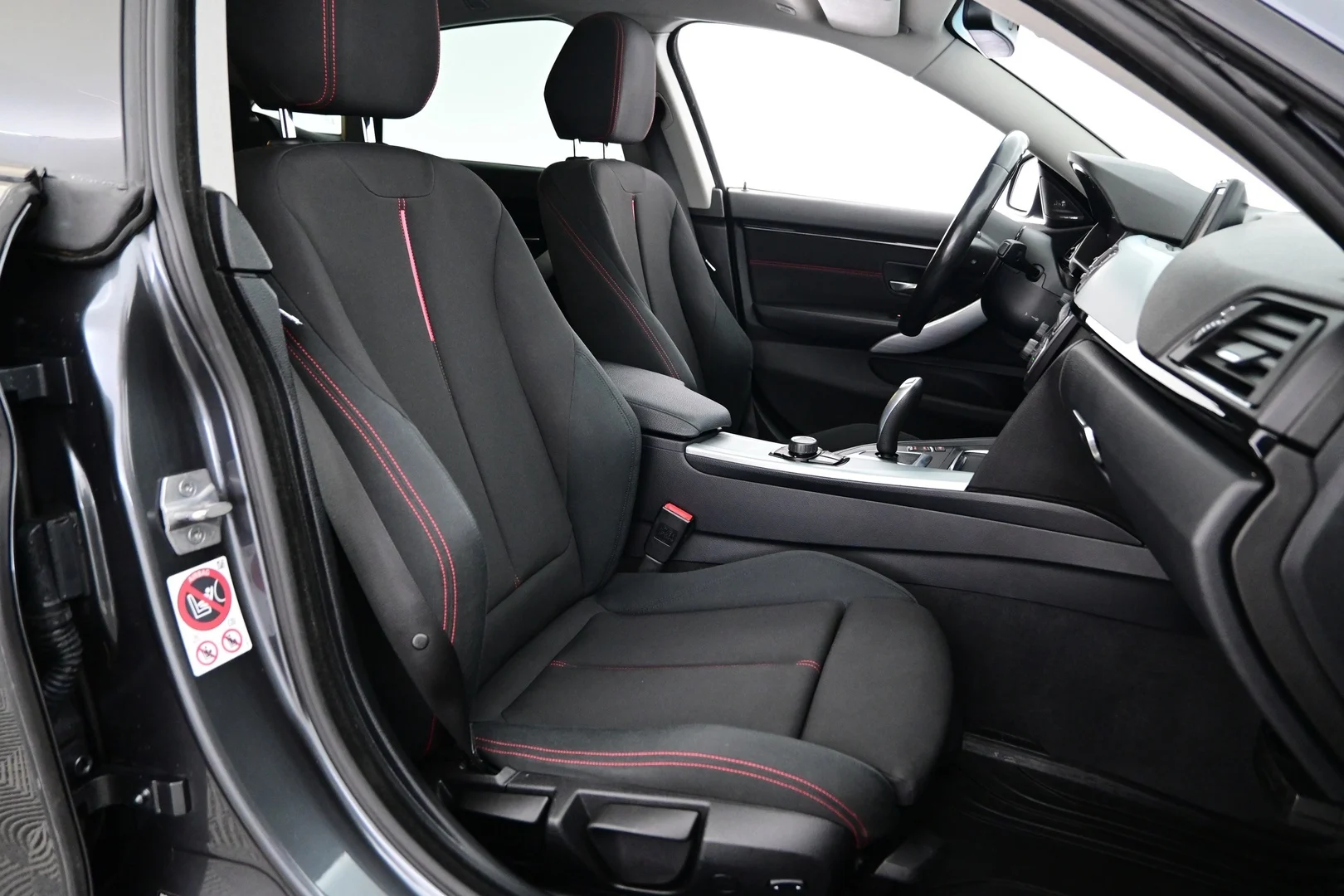 Car Image - 2YThMqy9JuQ3UB5uURvcEf