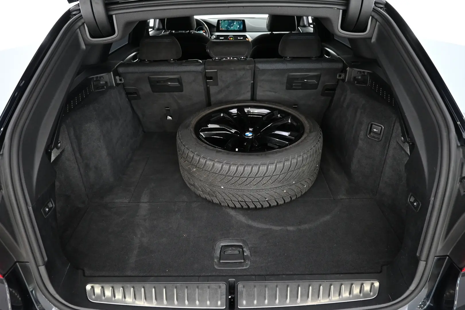 Car Image - 7pcbJFQmL7XLgF5rJRMe7c