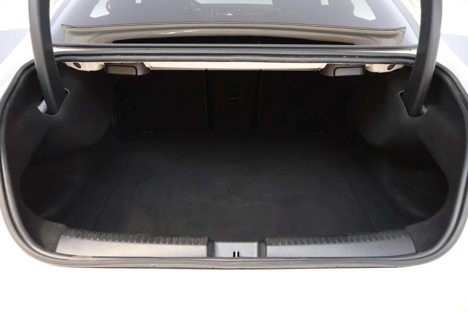 Car Image - 6fcYiYzmvw7ghJDrl0P8la