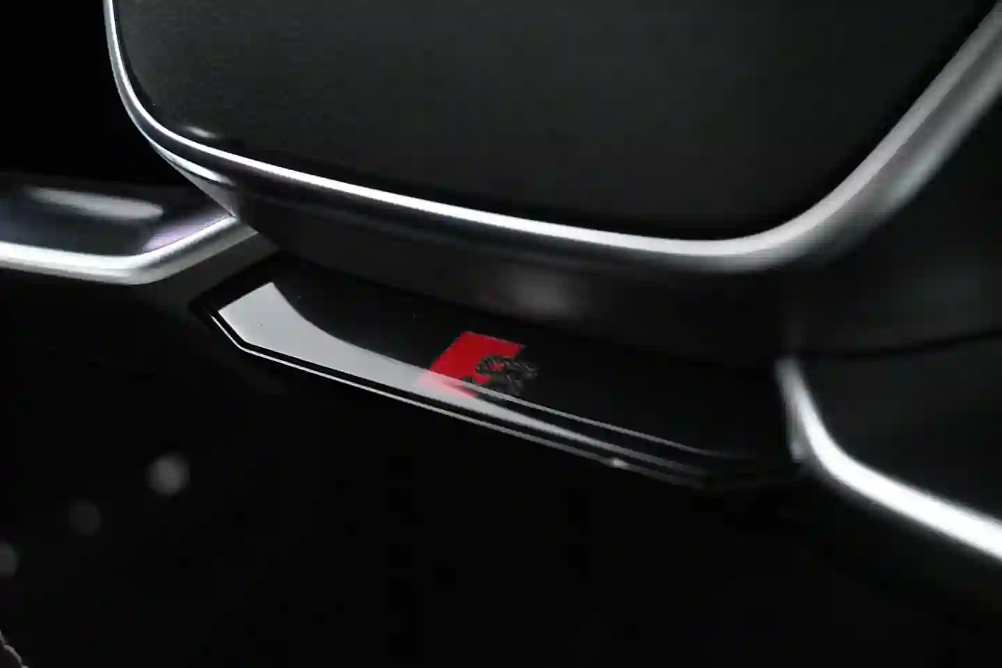 Car Image - 6E8VGmBzF9pgoyVEpYvRcu