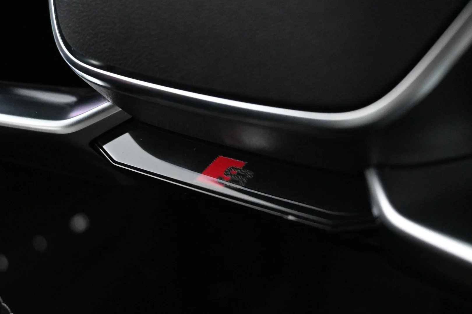 Car Image - 6E8VGmBzF9pgoyVEpYvRcu