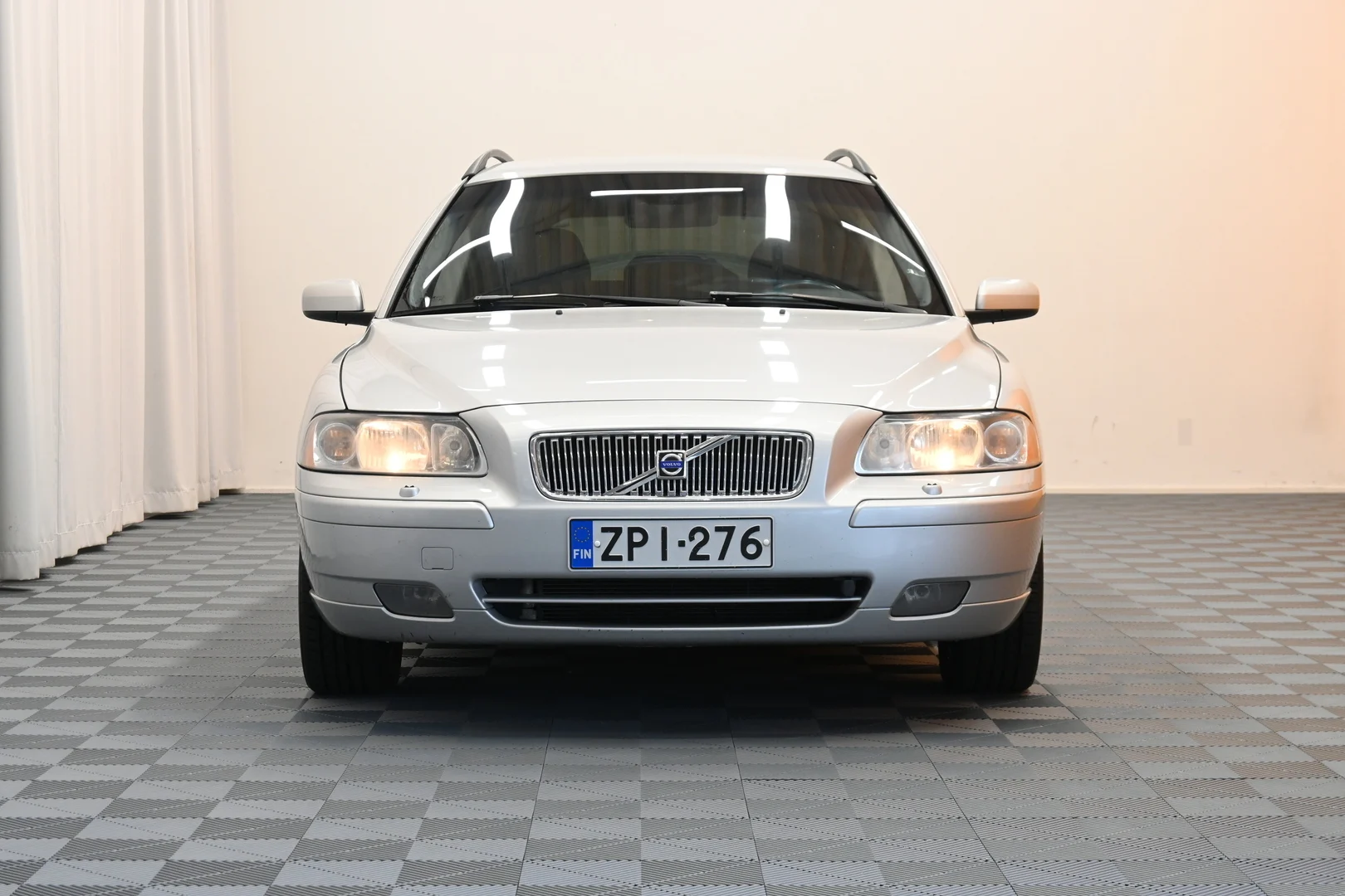 Car Image - 7HyVUKXXcH5WHTI9VZbp92