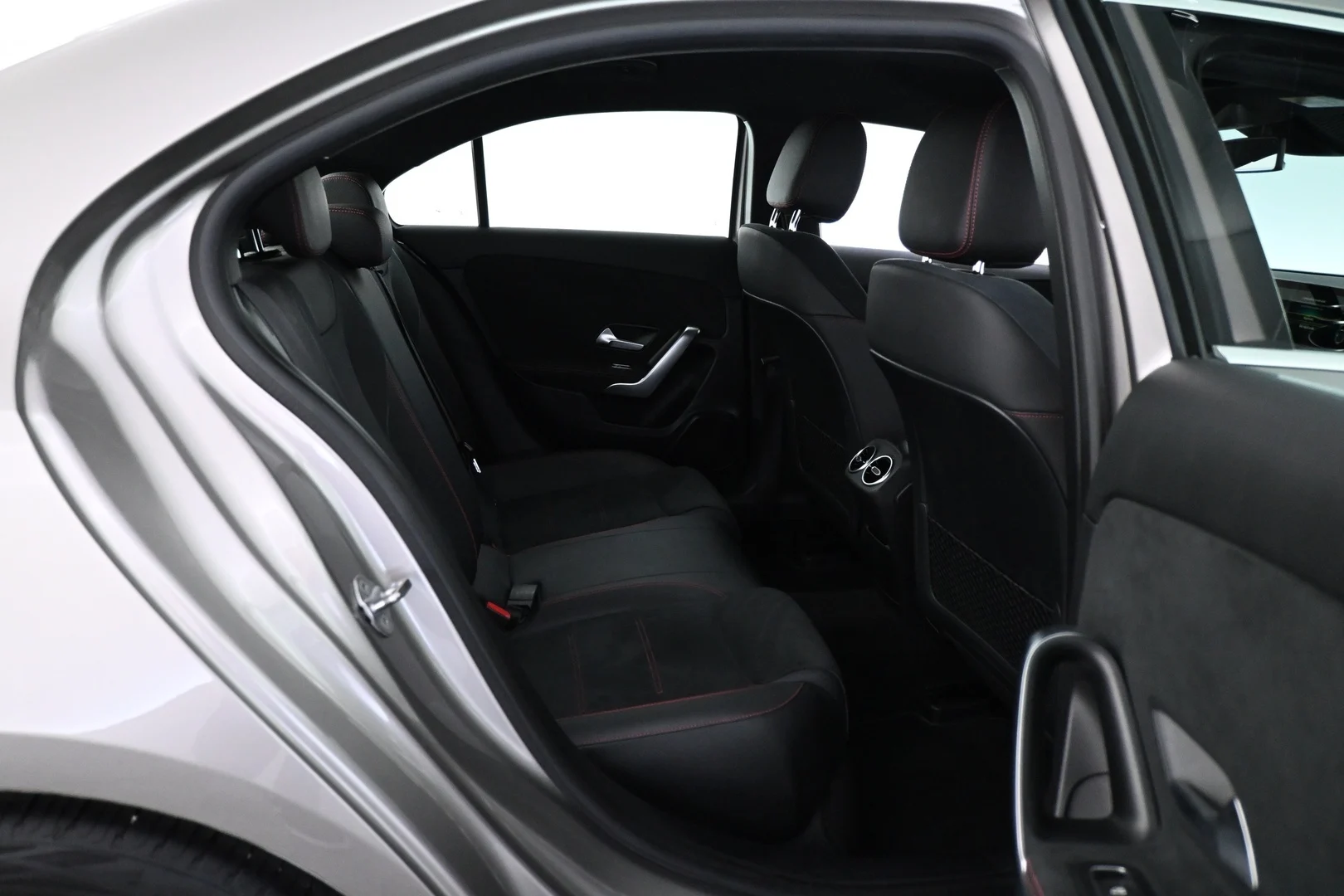 Car Image - 6bYOmIn6EDx9BQTXE3CaLE