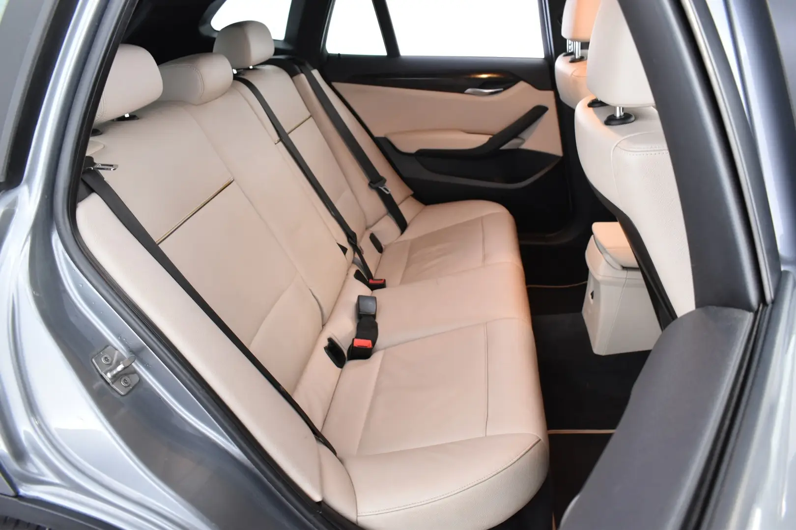Car Image - 6J7xgldkjhVKfdQTI8ELRd