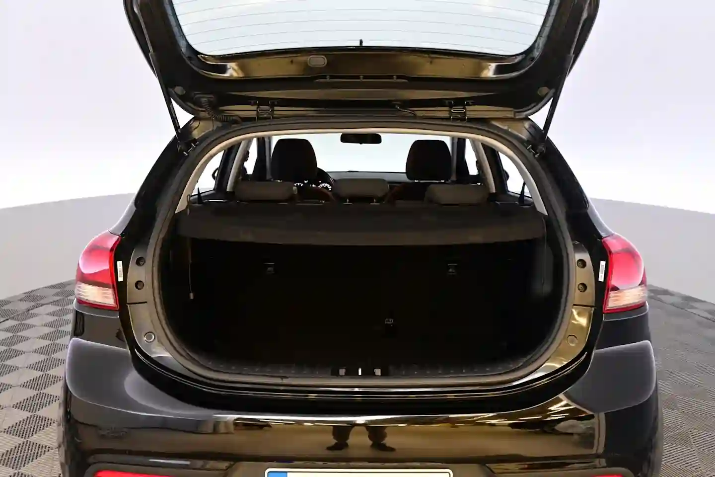 Car Image - 5UBscKeuTfZWGumxLLUOXI