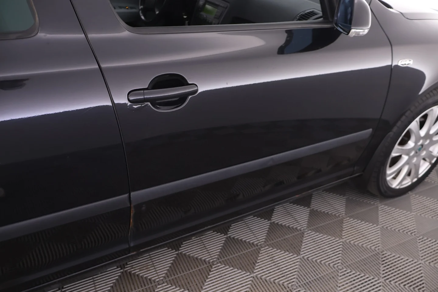 Car Image - 55ll8GIvsFOuuU0in3RYLy