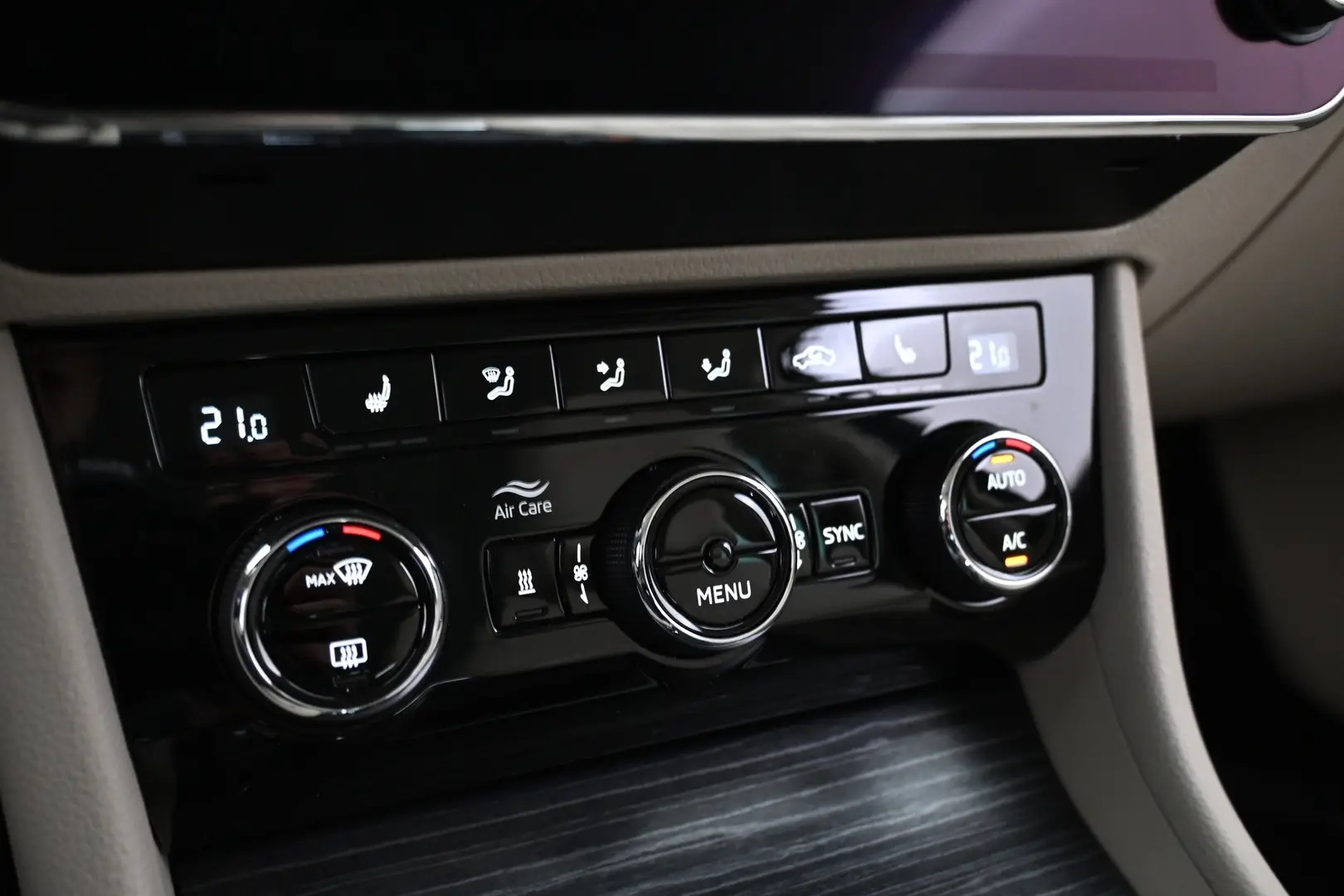 Car Image - 2sfBEFXzBDiBLKB4q5M40j