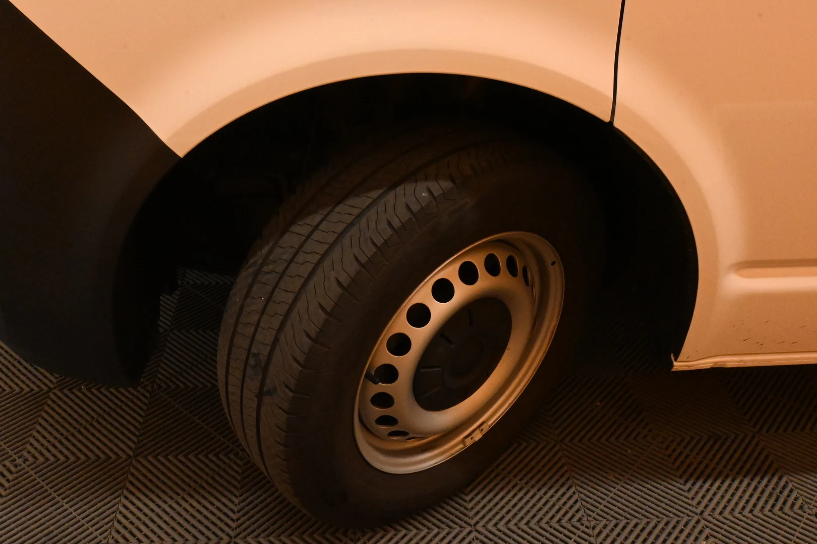 Car Image - 4gckkPhKW50GxxSqEfb9iY