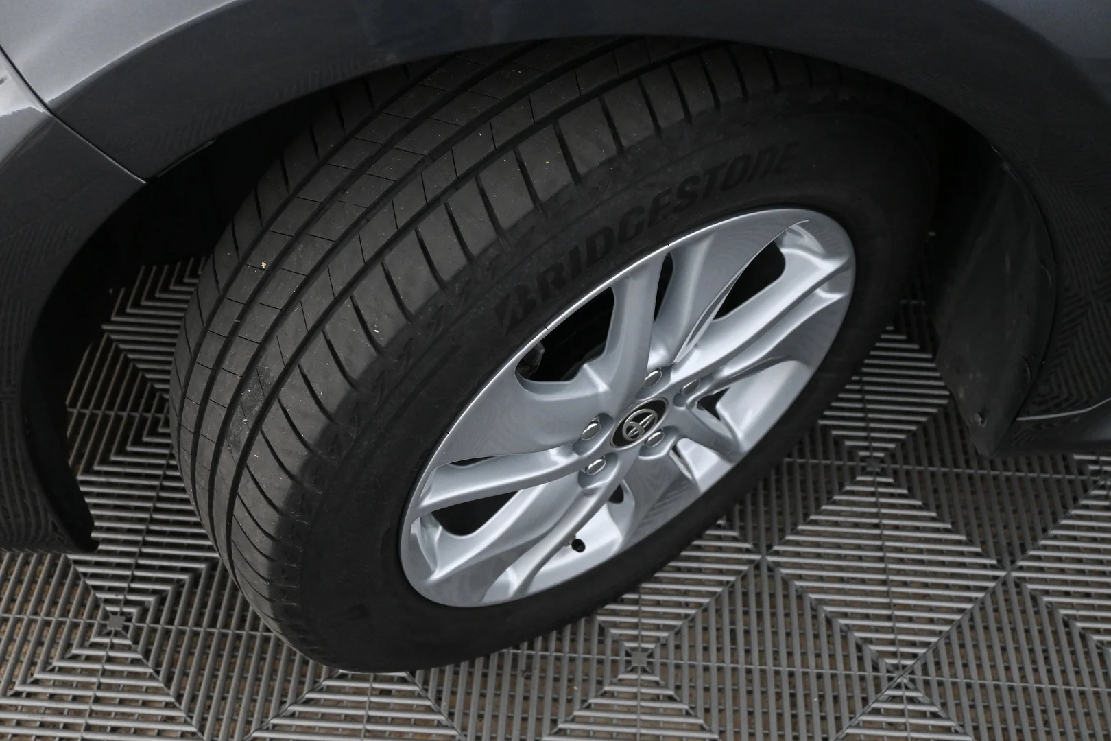 Car Image - 53yLXg77CEORd5BpGsx9J4