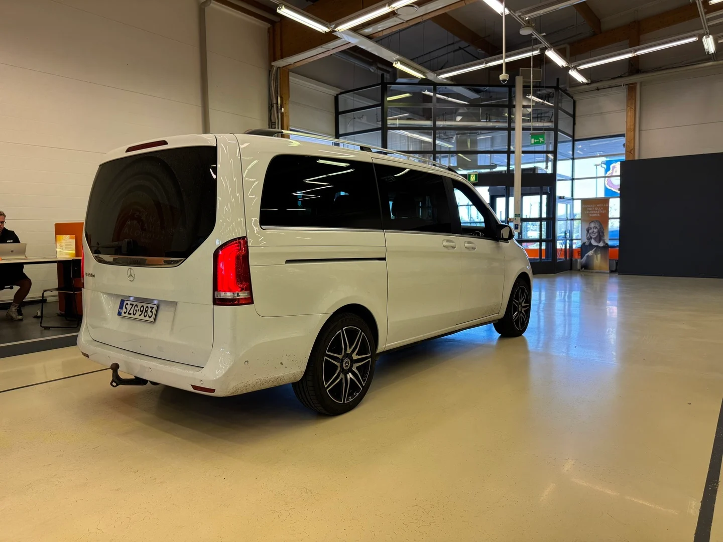 Car Image - 144nNaV4CiQDEqoSKbJnJo