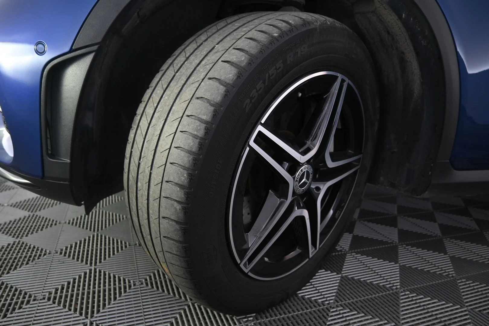 Car Image - 4Z9x4abC9ehfiz4KKW4k3u